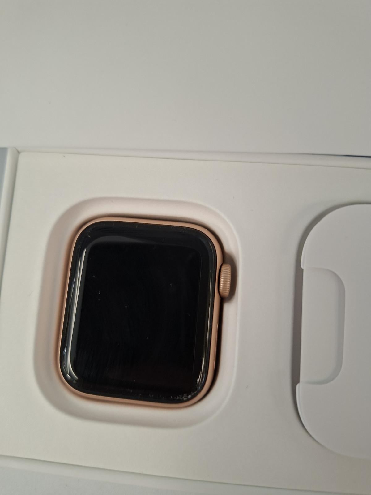 Apple Watch SE Wi-Fi 32 GB, 12 hó garancia