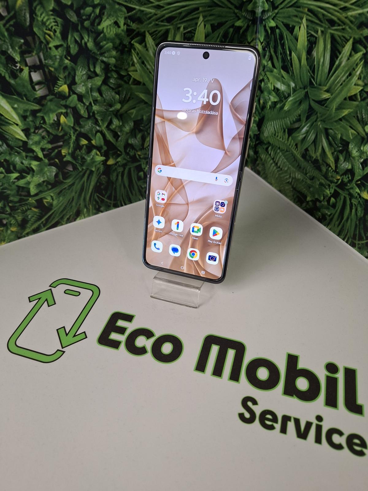 Motorola Razr 50 Kártyafüggetlen 256 GB, 12 hó garancia